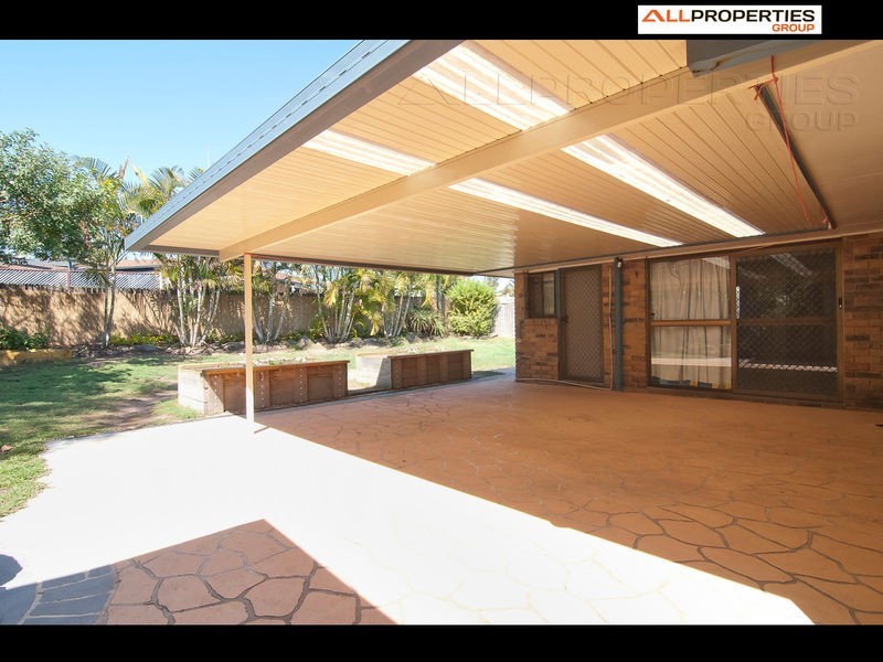 9 ESTRAMINA ROAD, Regents Park QLD 4118