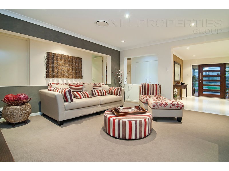 27 Acacia Street, Heathwood QLD 4110