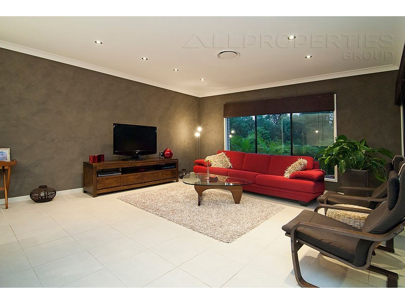 27 Acacia Street, Heathwood QLD 4110