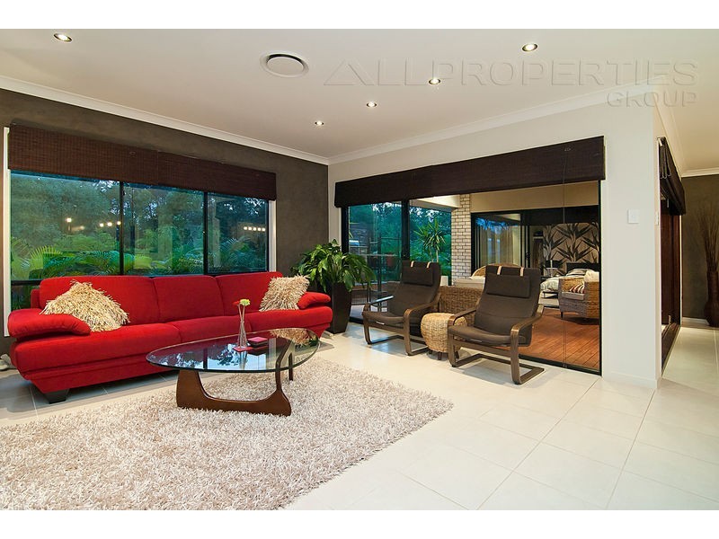 27 Acacia Street, Heathwood QLD 4110