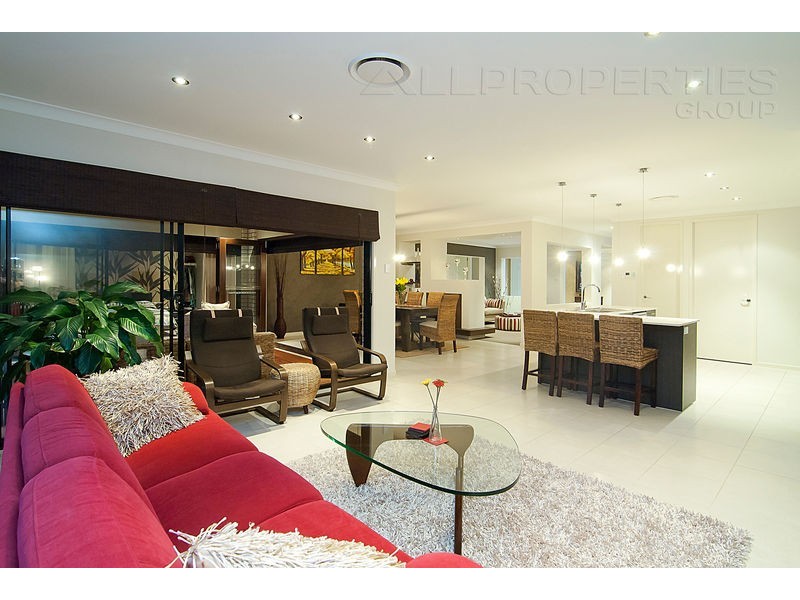 27 Acacia Street, Heathwood QLD 4110