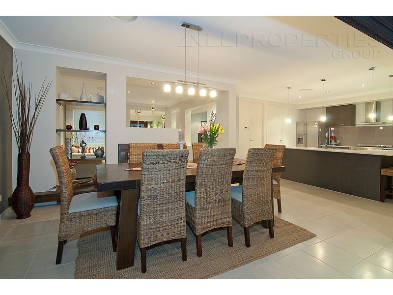 27 Acacia Street, Heathwood QLD 4110