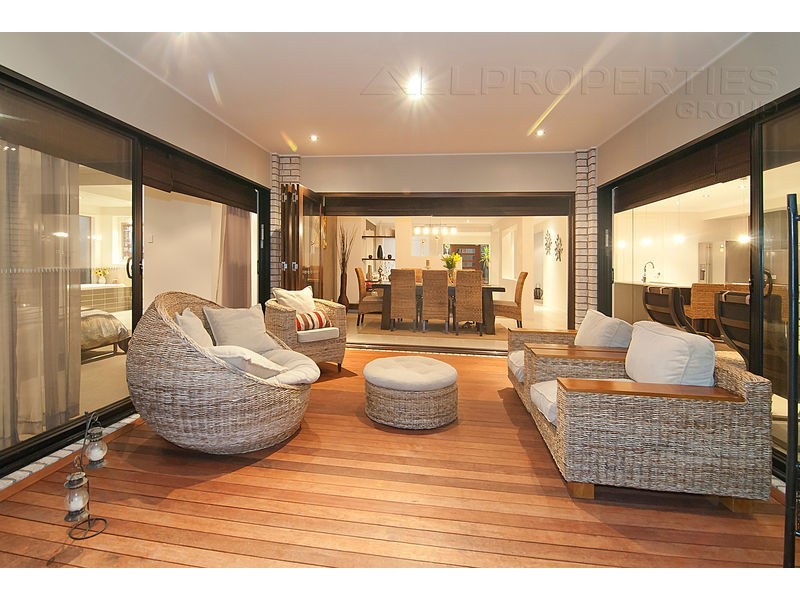 27 Acacia Street, Heathwood QLD 4110