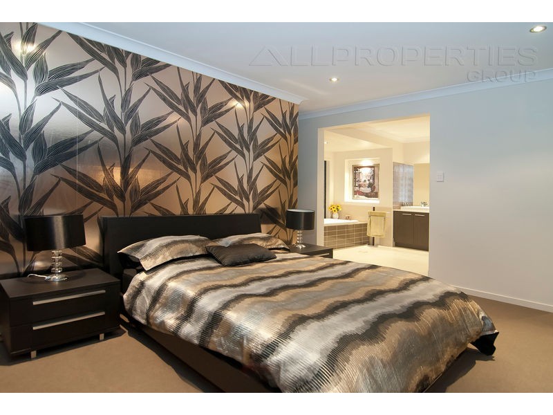 27 Acacia Street, Heathwood QLD 4110