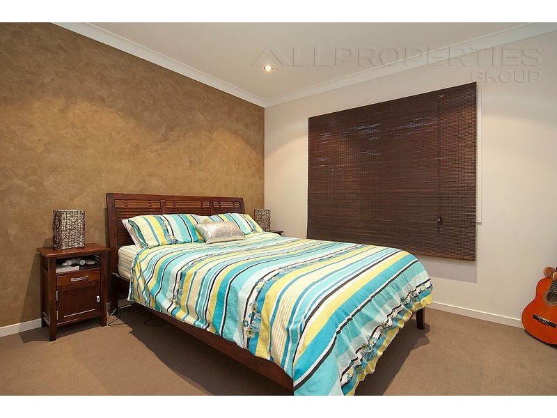 27 Acacia Street, Heathwood QLD 4110