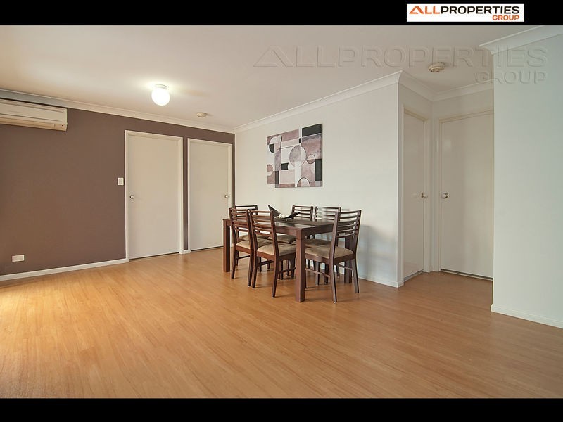 1 SOLANDRA CIRCUIT, Regents Park QLD 4118