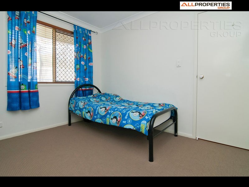 1 SOLANDRA CIRCUIT, Regents Park QLD 4118