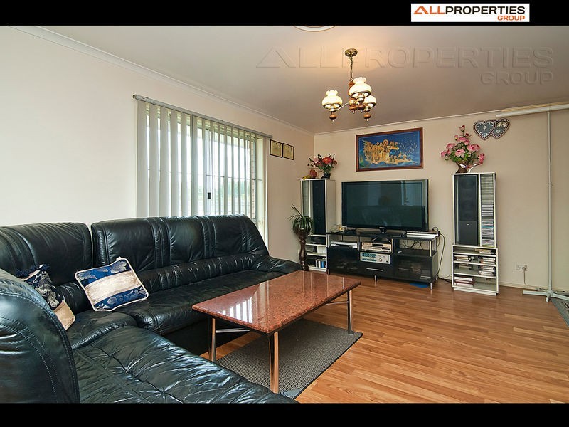 79 Dickman Rd, Forestdale QLD 4118