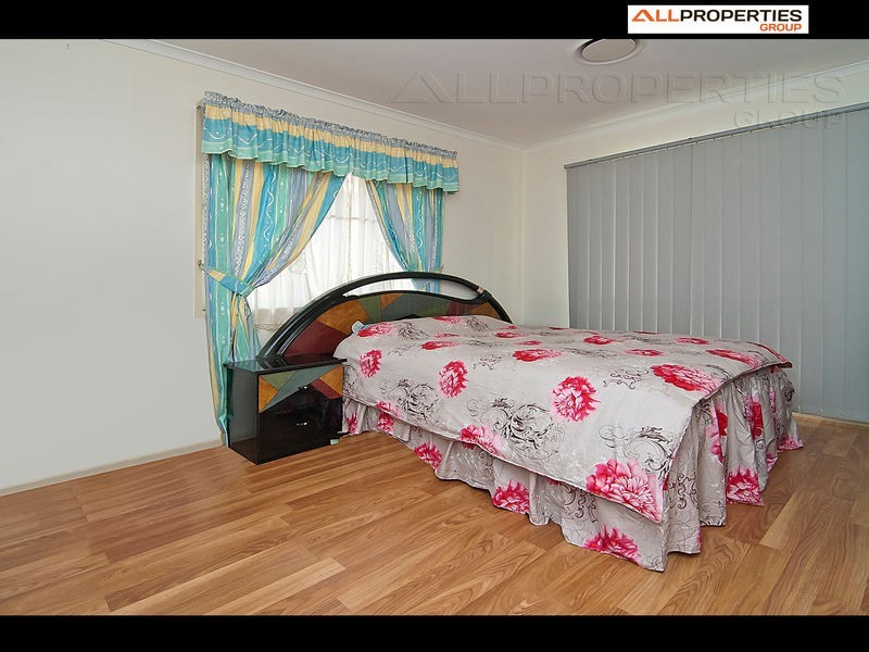 79 Dickman Rd, Forestdale QLD 4118
