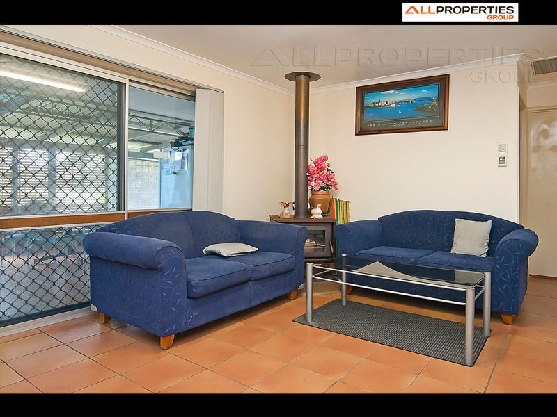 79 Dickman Rd, Forestdale QLD 4118