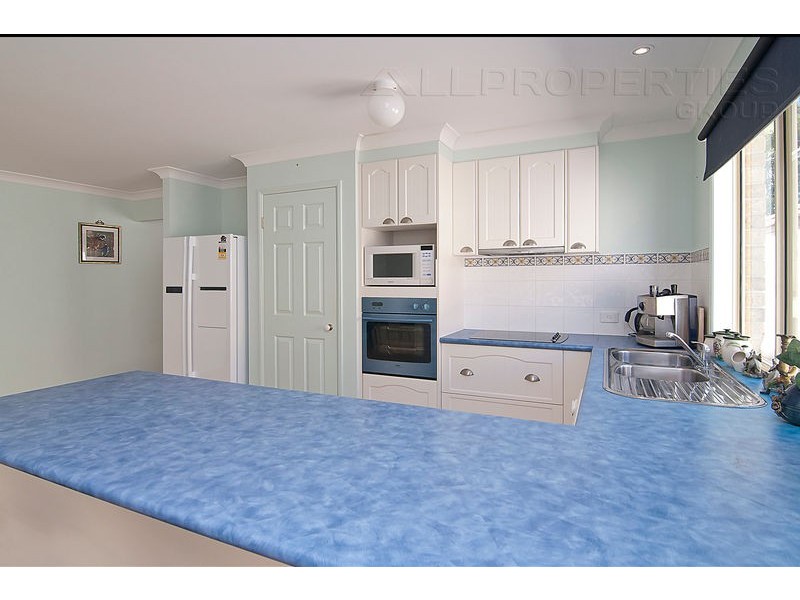 21 Mapleton Crescent, Forest Lake QLD 4078