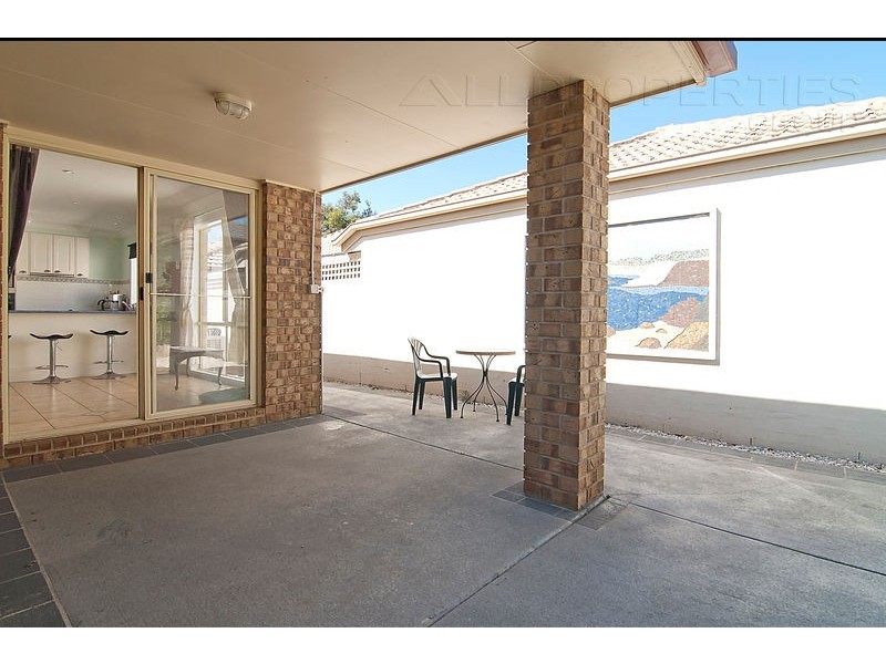 21 Mapleton Crescent, Forest Lake QLD 4078