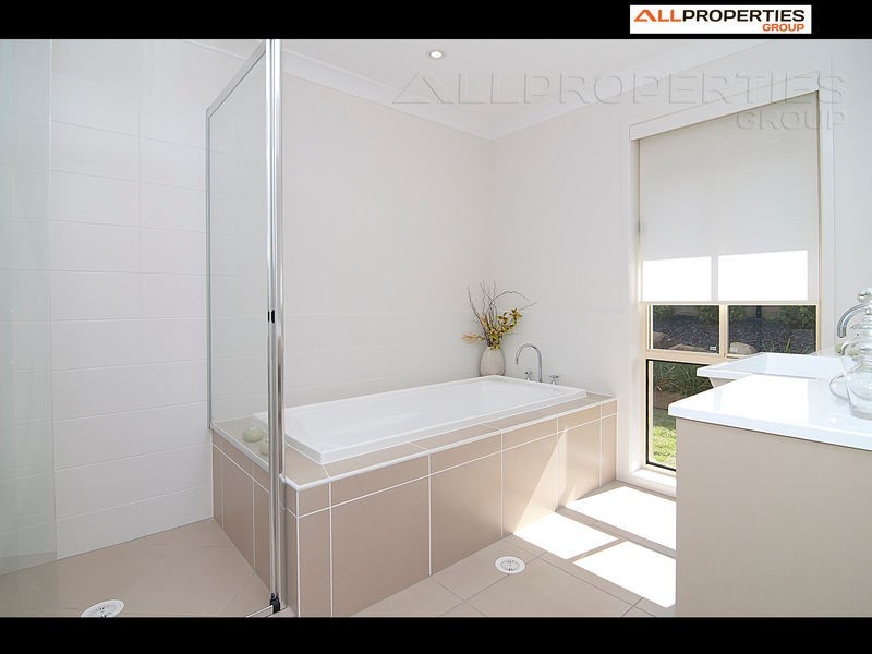 13  Wirewood Place, Heathwood QLD 4110