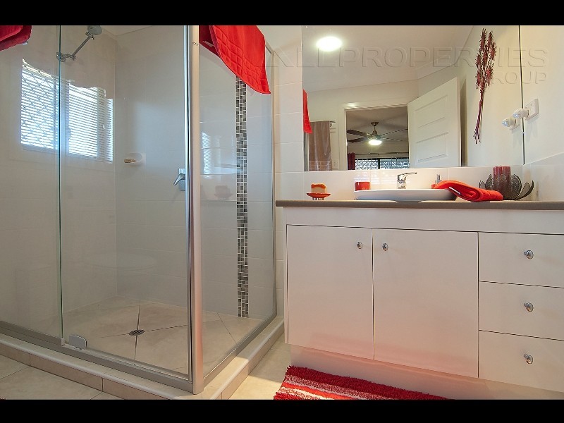 20 Skyline Circuit, Bahrs Scrub QLD 4207