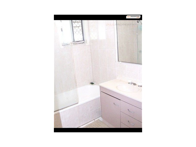 24 Strathallen Drive, Boronia Heights QLD 4124