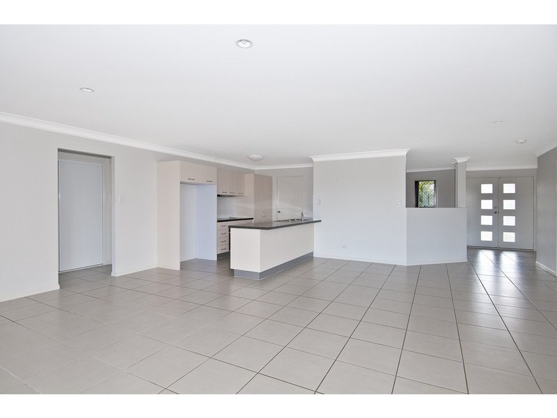 19 Nicole Place, Yamanto QLD 4305