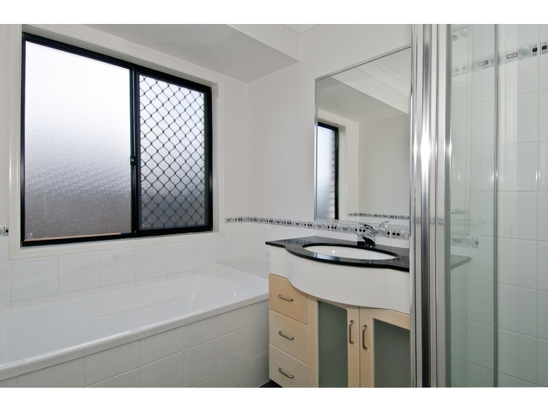 19 Nicole Place, Yamanto QLD 4305