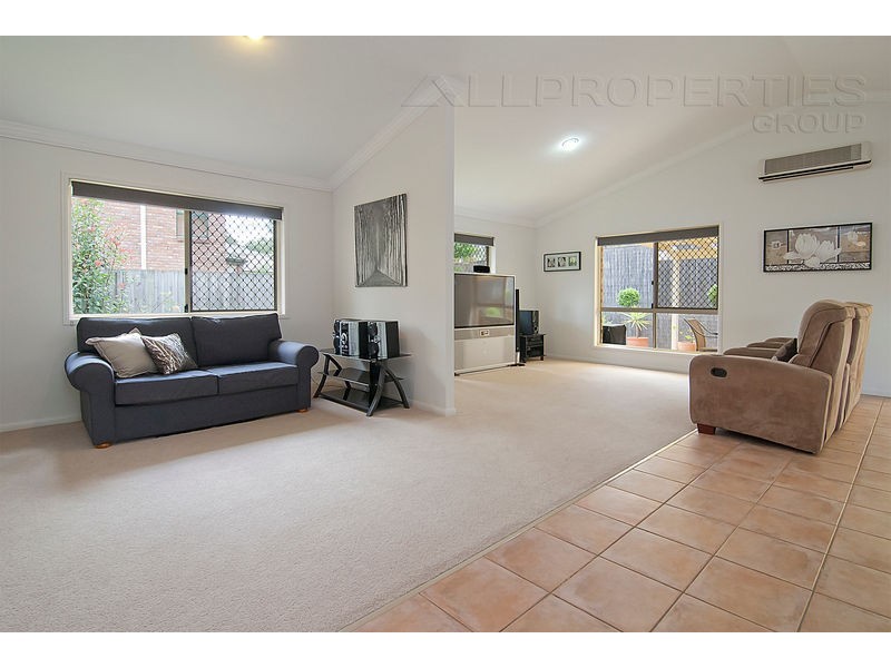 45 Glasshouse Crescent, Forest Lake QLD 4078