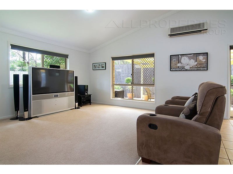 45 Glasshouse Crescent, Forest Lake QLD 4078