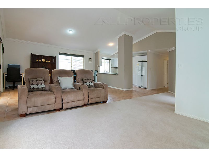 45 Glasshouse Crescent, Forest Lake QLD 4078