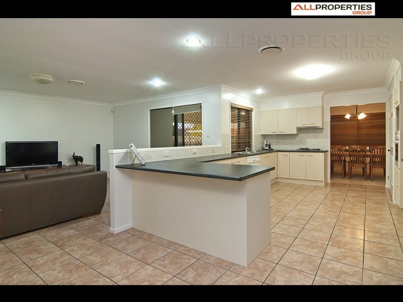 17 Lotusbird Pl, Calamvale QLD 4116