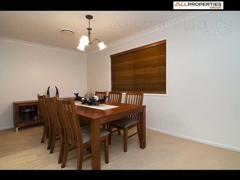 17 Lotusbird Pl, Calamvale QLD 4116