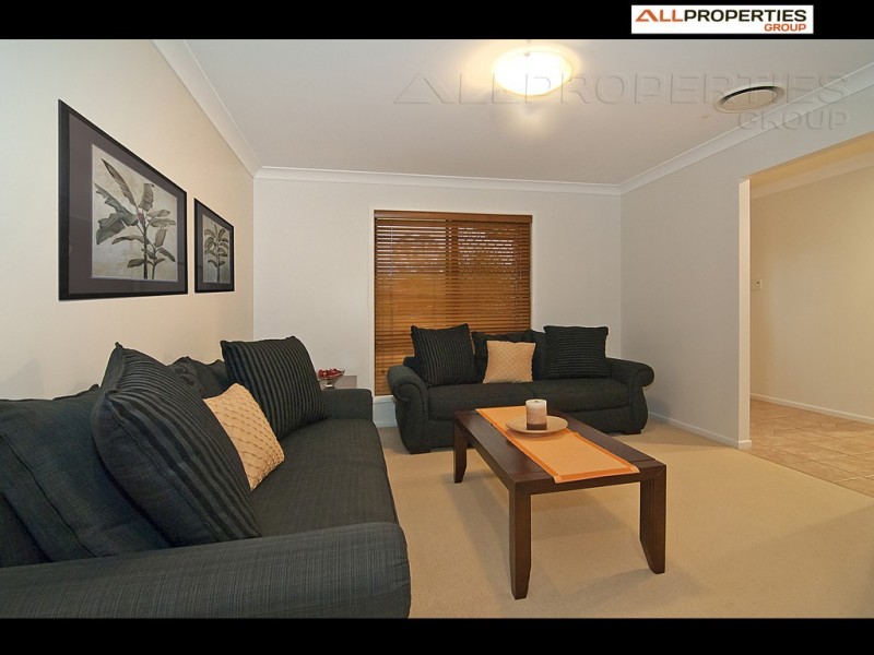 17 Lotusbird Pl, Calamvale QLD 4116