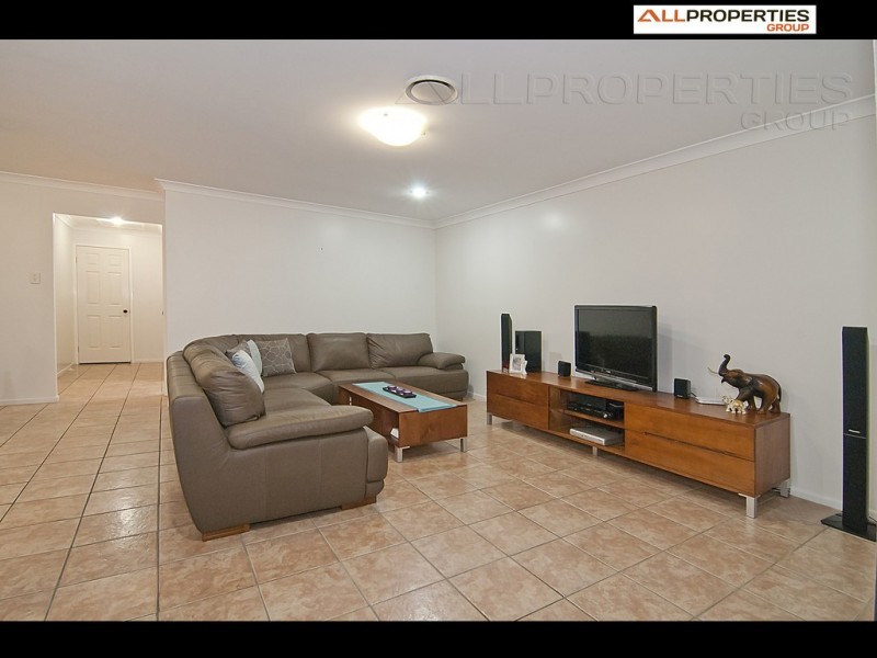 17 Lotusbird Pl, Calamvale QLD 4116