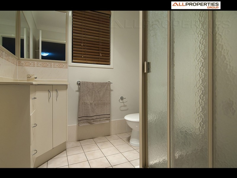 17 Lotusbird Pl, Calamvale QLD 4116