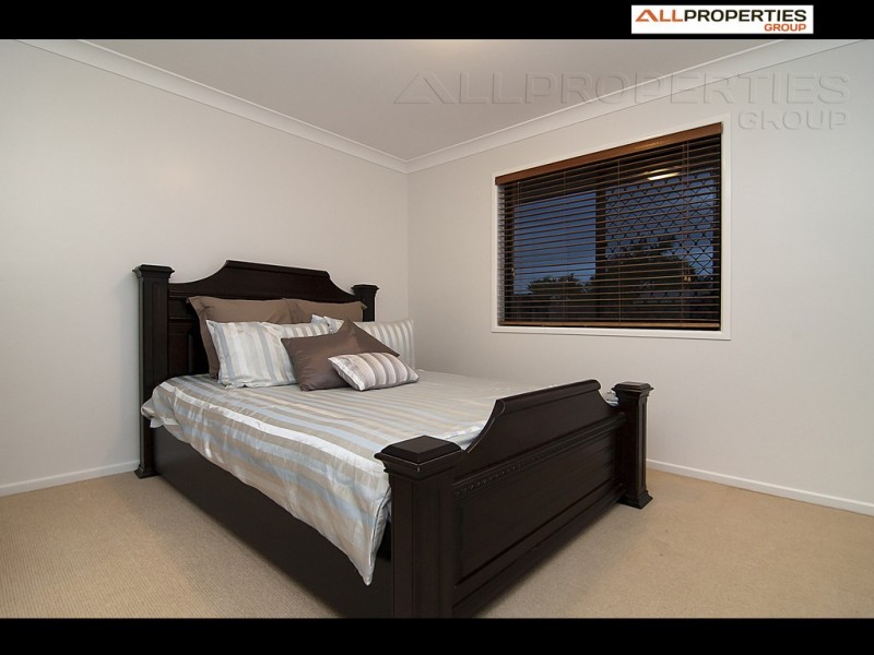 17 Lotusbird Pl, Calamvale QLD 4116