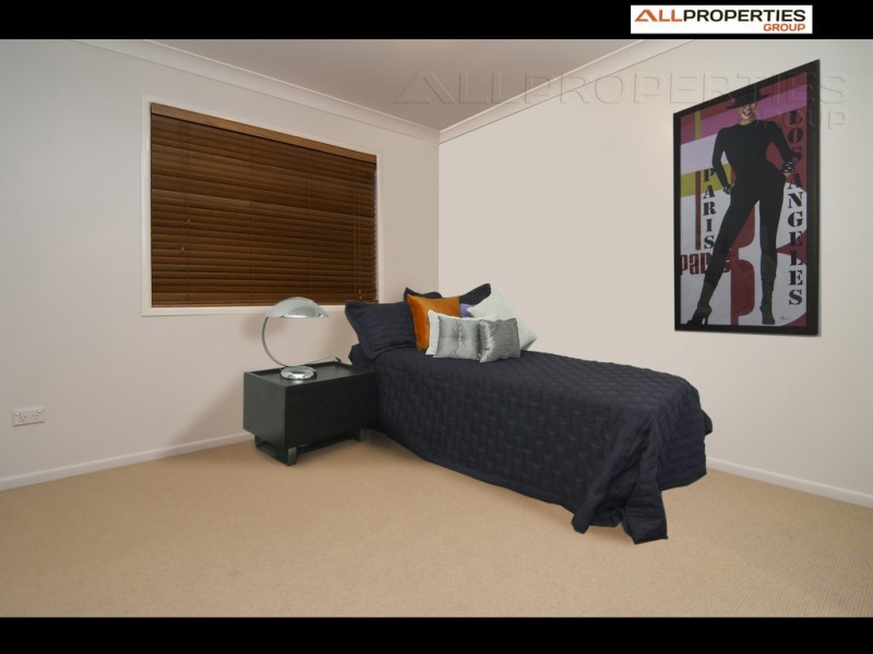 17 Lotusbird Pl, Calamvale QLD 4116