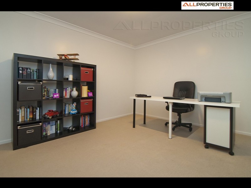 17 Lotusbird Pl, Calamvale QLD 4116
