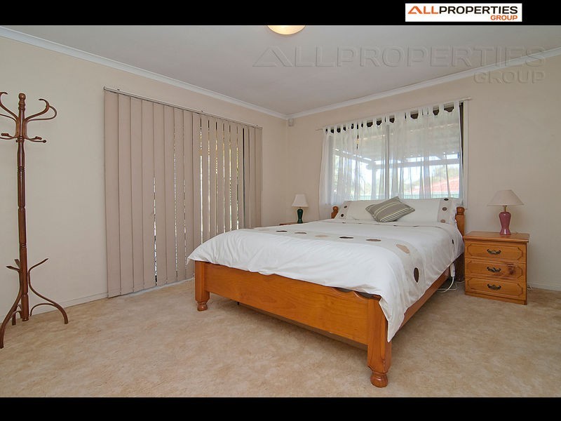 171 EMERALD DRIVE, Regents Park QLD 4118
