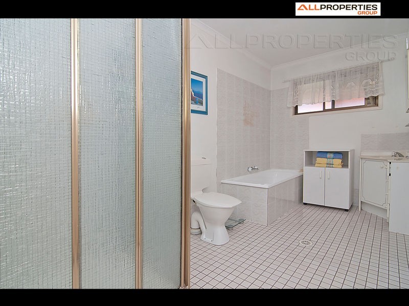 171 EMERALD DRIVE, Regents Park QLD 4118