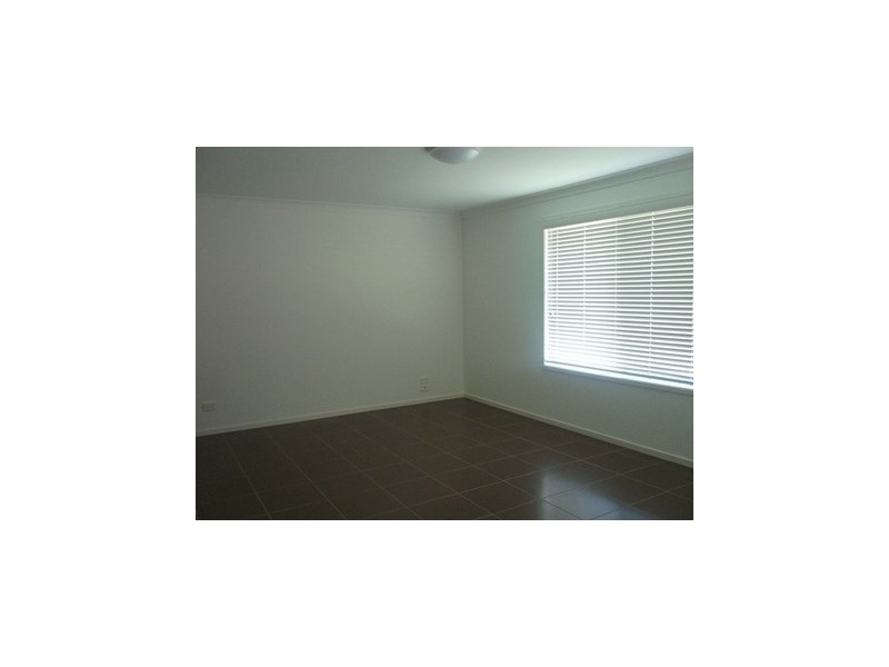 74 Larapinta Circuit, Calamvale QLD 4116