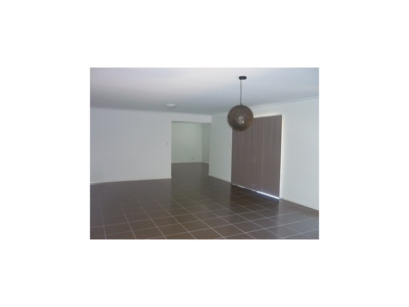 74 Larapinta Circuit, Calamvale QLD 4116