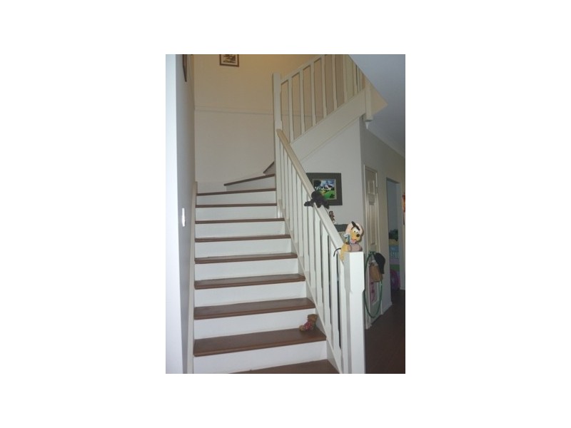 6 Chams Court, Marsden QLD 4132