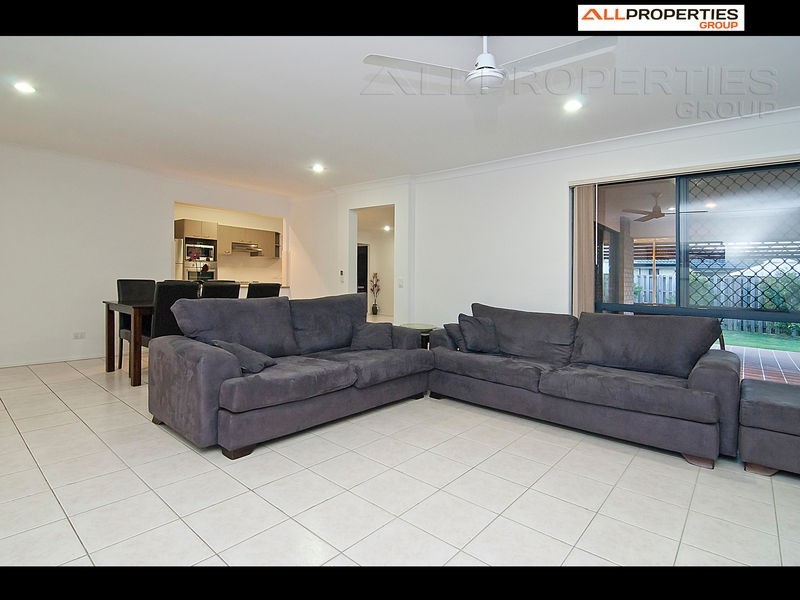 7 Pebbles Court, Berrinba QLD 4117
