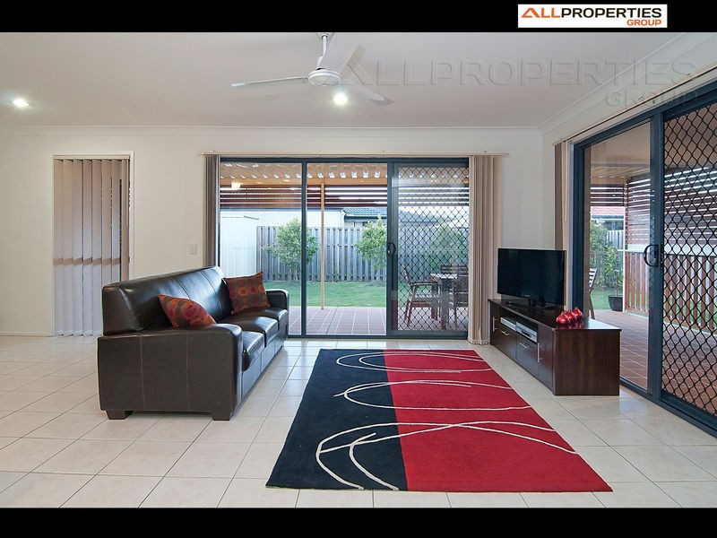 7 Pebbles Court, Berrinba QLD 4117