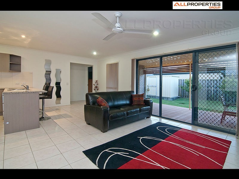 7 Pebbles Court, Berrinba QLD 4117