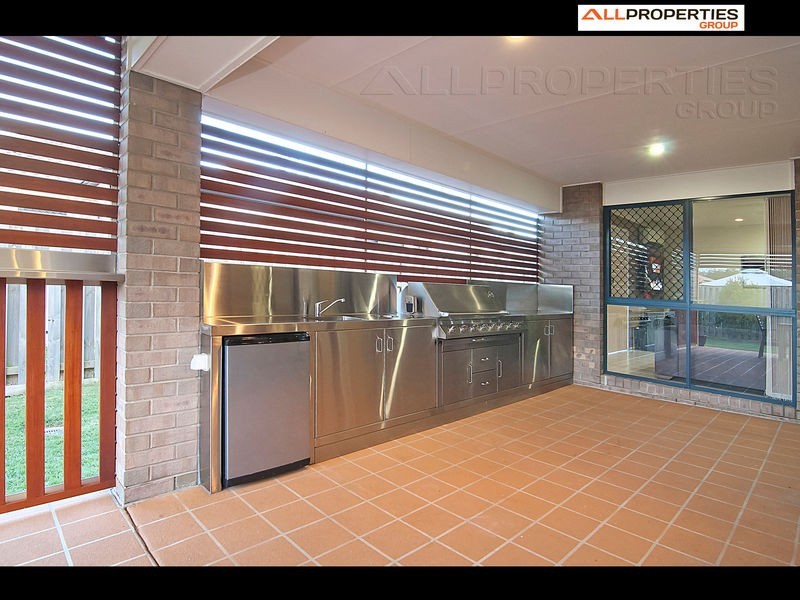 7 Pebbles Court, Berrinba QLD 4117