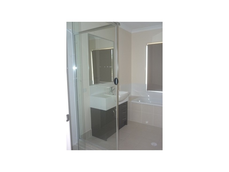 1 Ravensbourne Circuit, Waterford QLD 4133