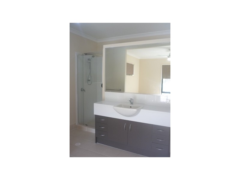 1 Ravensbourne Circuit, Waterford QLD 4133