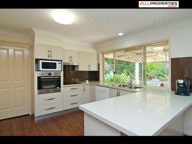 26 Como Place, Parkinson QLD 4115