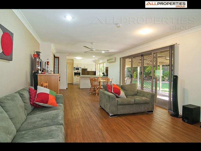 26 Como Place, Parkinson QLD 4115
