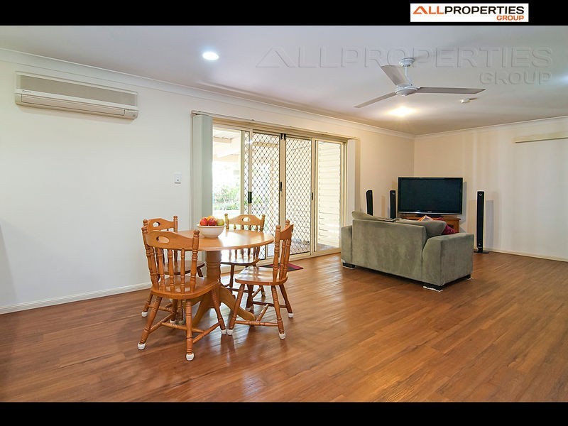 26 Como Place, Parkinson QLD 4115