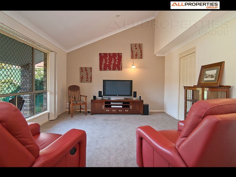 26 Como Place, Parkinson QLD 4115