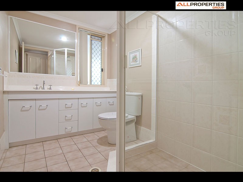 26 Como Place, Parkinson QLD 4115