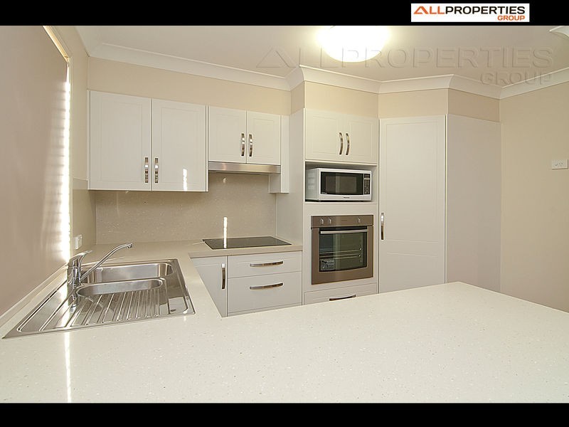 26 Como Place, Parkinson QLD 4115