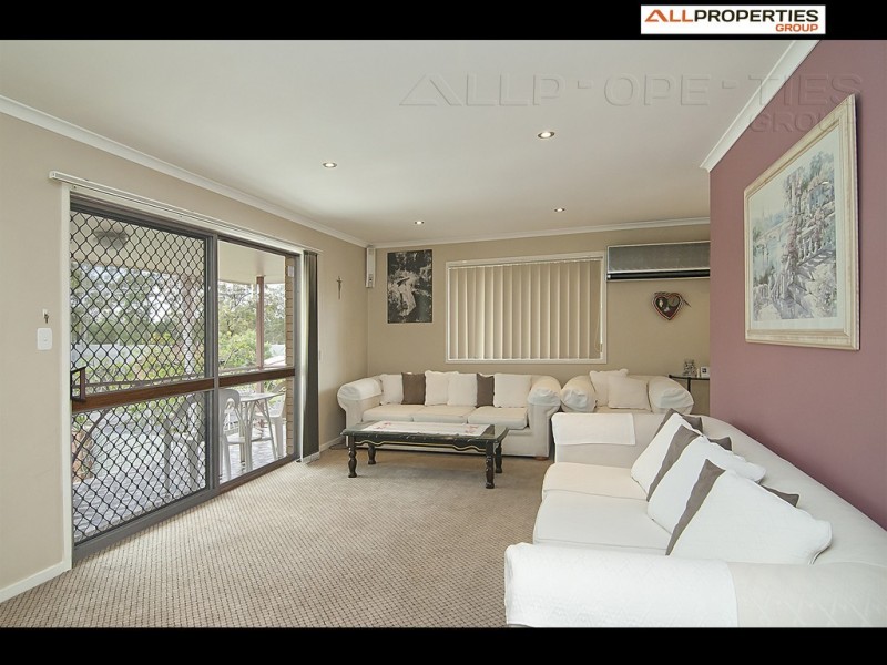 84 Southampton Rd, Carole Park QLD 4300